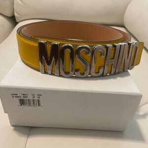 Moschino belt